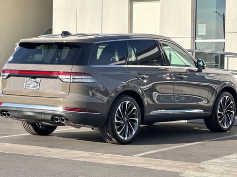 New 2026 Lincoln Aviator Reserve image 3