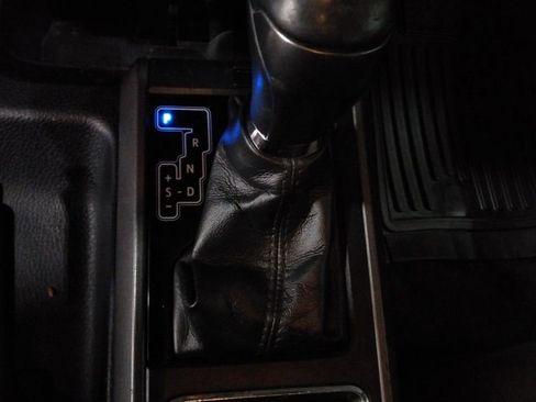 Used 2018 Toyota Tacoma TRD Off-Road image 17