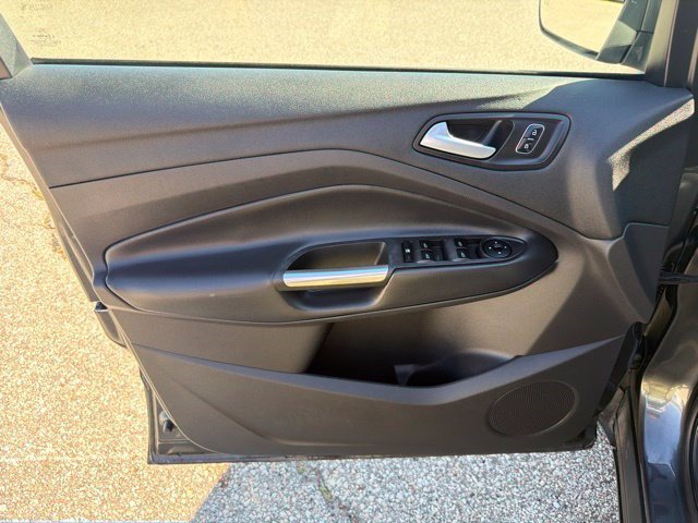 Used 2017 Ford Escape SE w/ SE Cold Weather Package AWD/4WD image 11