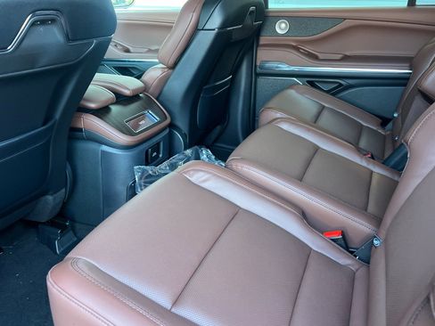 New 2026 Lincoln Navigator L Reserve image 10