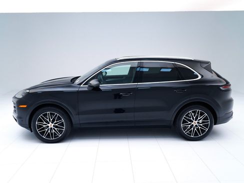 Certified 2026 Porsche Cayenne AWD/4WD image 2