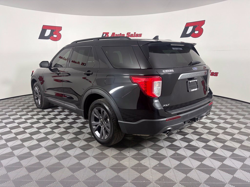 Used 2024 Ford Explorer XLT w/ Equipment Group 202A AWD/4WD image 5