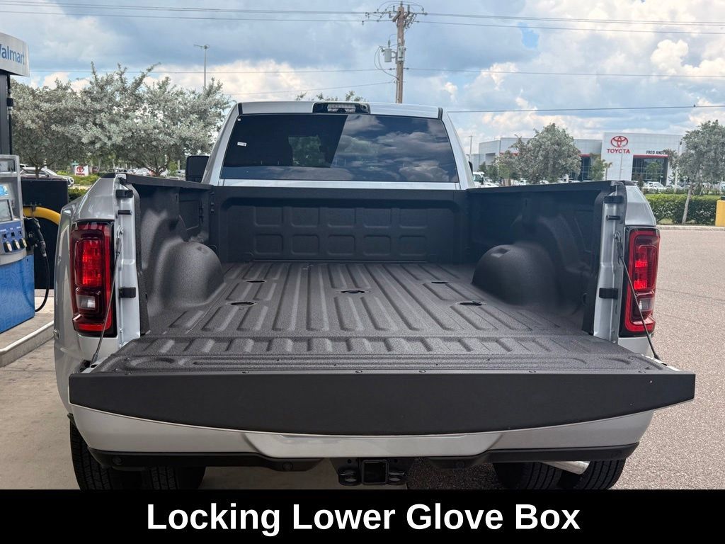 New 2026 RAM 3500 Big Horn AWD/4WD image 42