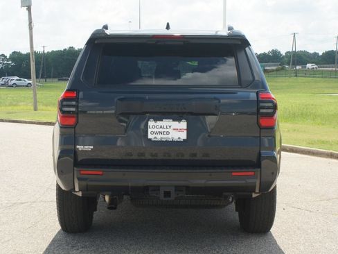 Certified 2025 Toyota 4Runner TRD Off-Road Premium AWD/4WD image 3