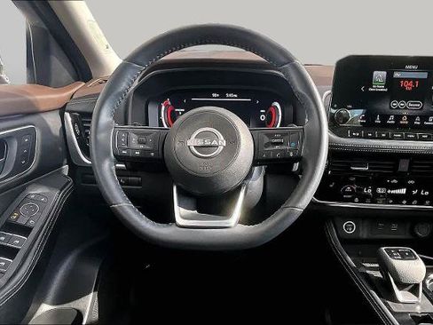 Certified 2023 Nissan Rogue Platinum w/ Platinum Premium Package FWD image 6