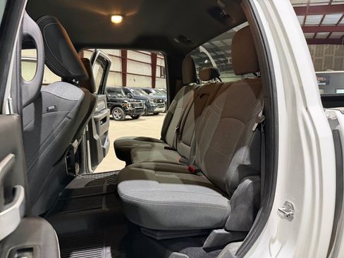 Used 2021 RAM 2500 Big Horn w/ Level 1 Equipment Group AWD/4WD image 17