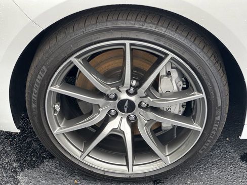 Used 2025 Genesis G70 2.5T image 11