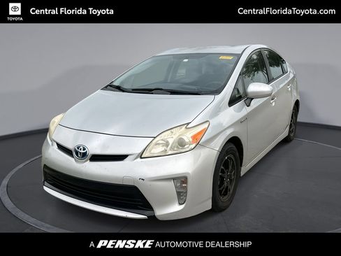 Used 2014 Toyota Prius Two FWD image 1