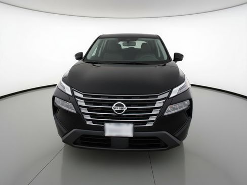 Used 2025 Nissan Rogue SV image 2