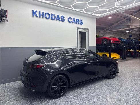 Used 2021 MAZDA MAZDA3 Hatchback w/Premium Plus Pkg image 10