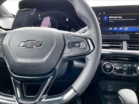 Used 2024 Chevrolet Trax RS w/ Sunroof Package image 24