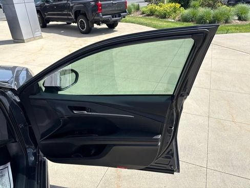 Used 2025 Toyota Camry SE FWD image 31