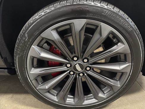 Used 2025 Cadillac Escalade V AWD/4WD image 9