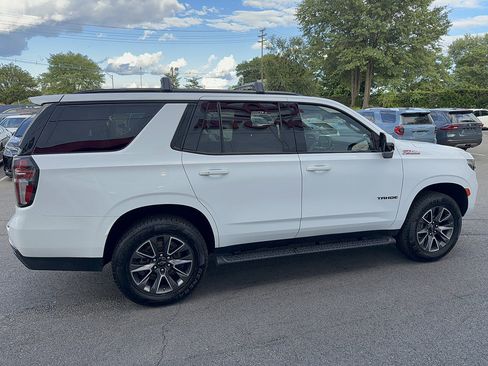 Used 2023 Chevrolet Tahoe Z71 w/ Luxury Package AWD/4WD image 5