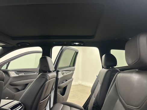 Used 2025 Cadillac XT6 Premium Luxury image 29