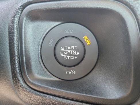 Used 2024 Jeep Wrangler Sport S image 21