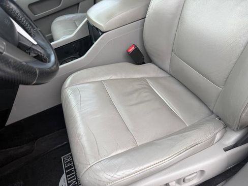 Used 2011 Honda Pilot Touring image 17
