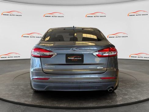 Used 2019 Ford Fusion SE FWD image 5