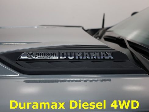 Used 2024 Chevrolet Silverado 2500 LT w/ Texas Edition image 3