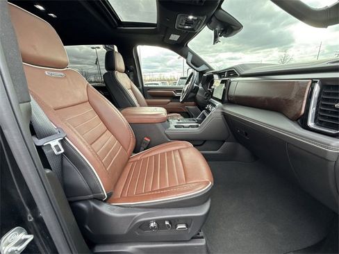 Used 2025 GMC Sierra 2500 Denali Ultimate w/ Snow Plow Prep/Camper Package image 29