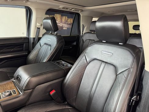 Used 2021 Ford Expedition Max Platinum image 12