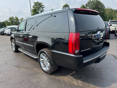 Used 2007 Cadillac Escalade ESV AWD image 3