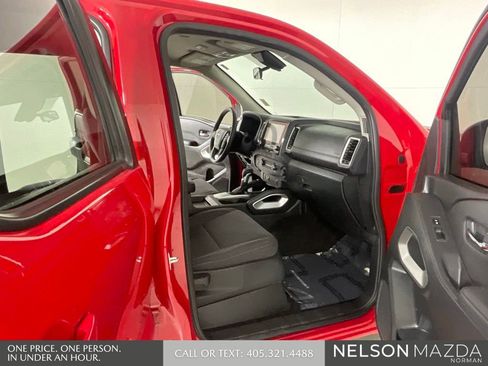 Used 2022 Nissan Frontier SV w/ Technology Package RWD image 14