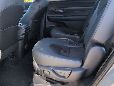 Certified 2025 Toyota Grand Highlander MAX Platinum image 28