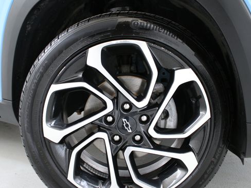 Certified 2024 Chevrolet Trax RS FWD image 32