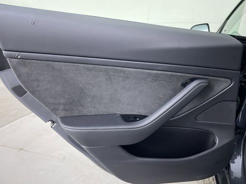 Used 2019 Tesla Model 3 Long Range image 18