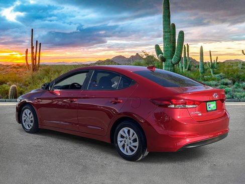 Used 2017 Hyundai Elantra SE image 5
