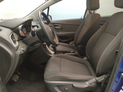 Used 2017 Chevrolet Trax LT image 17