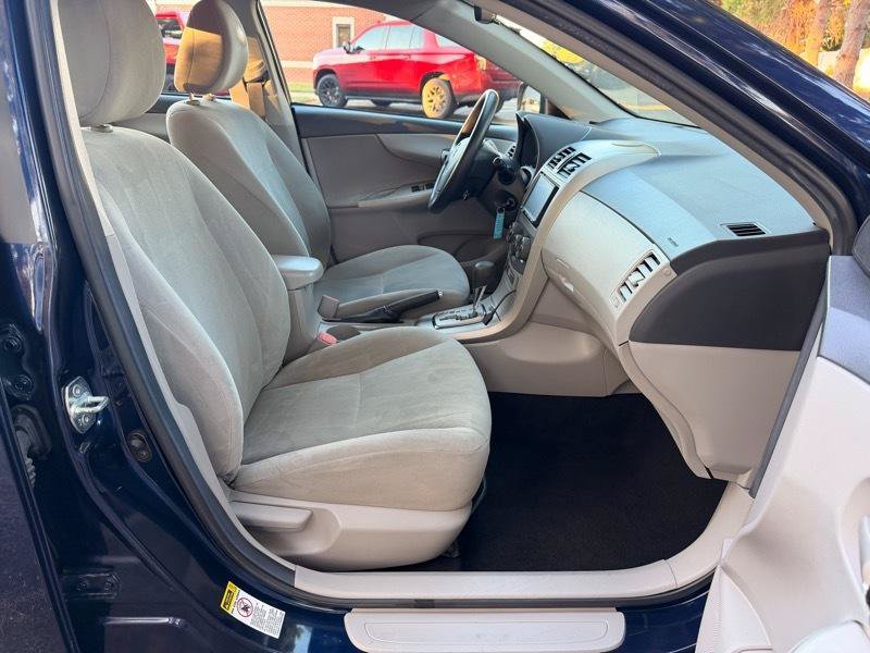 Used 2011 Toyota Corolla LE FWD image 14