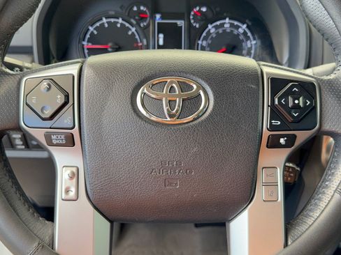 Used 2022 Toyota 4Runner SR5 Premium w/ Moonroof Package RWD image 10