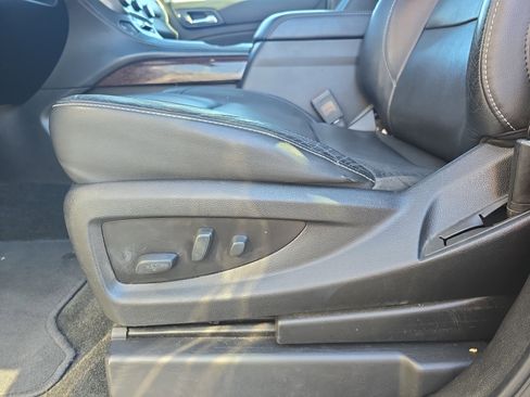 Used 2019 GMC Yukon SLT image 29