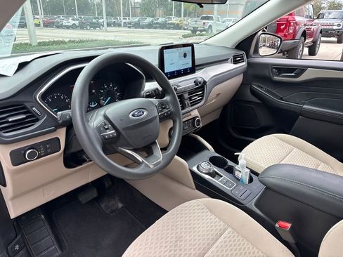 Used 2022 Ford Escape SE image 6