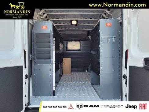 Used 2025 RAM ProMaster 2500 w/ Convenience Group FWD image 19
