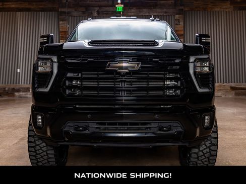 Used 2024 Chevrolet Silverado 2500 LTZ w/ LTZ Plus Package image 4