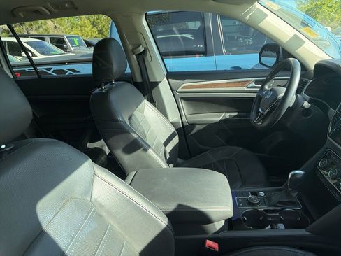 Used 2018 Volkswagen Atlas SEL Premium image 4