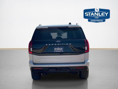 Used 2025 Ford Expedition Max Active RWD image 7