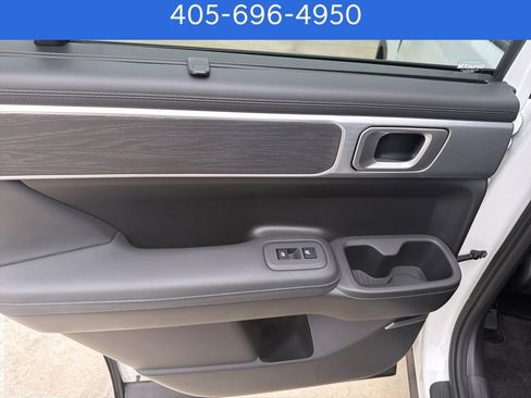 Used 2025 Hyundai Santa Fe Limited FWD image 16