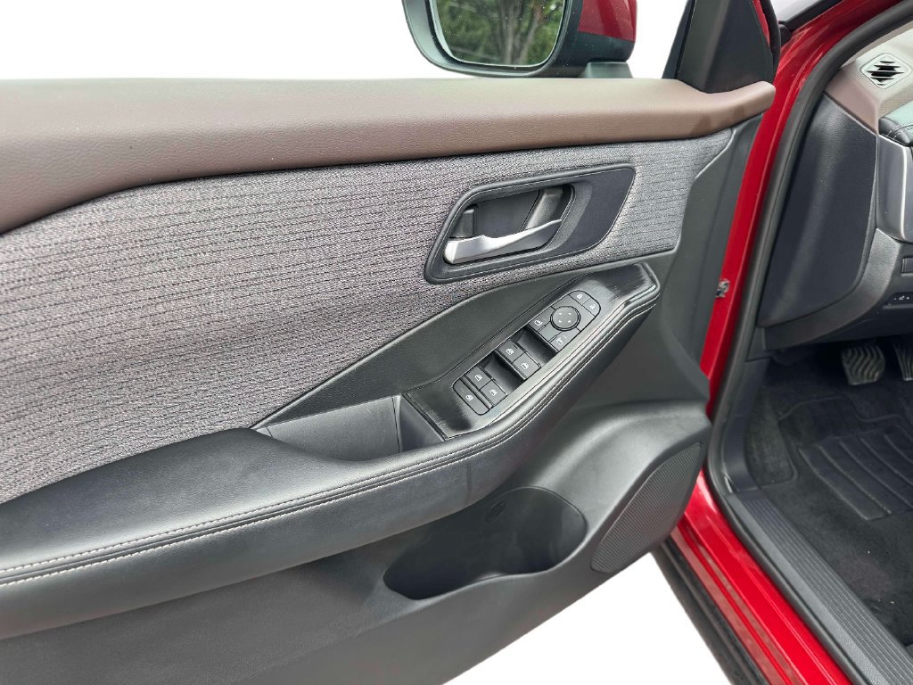 Certified 2023 Nissan Rogue SV AWD/4WD image 17