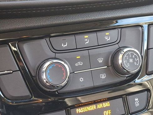 Certified 2022 Buick Encore Preferred w/ Safety Package image 33