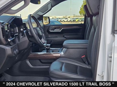 Used 2024 Chevrolet Silverado 1500 LT Trail Boss w/ LT Trail Boss Premium Package image 11