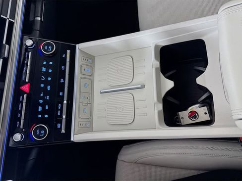 New 2025 Hyundai Santa Fe Calligraphy image 16