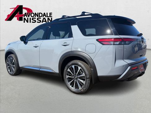 New 2026 Nissan Pathfinder Platinum image 3