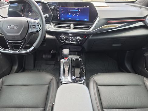 Used 2025 Chevrolet Trax RS w/ Driver Confidence Package FWD image 16