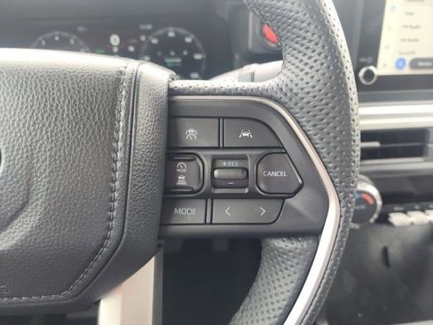 Used 2025 Toyota Tacoma TRD Off-Road image 34