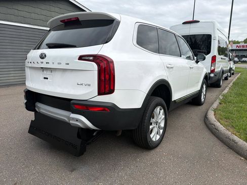 Used 2020 Kia Telluride LX FWD image 5