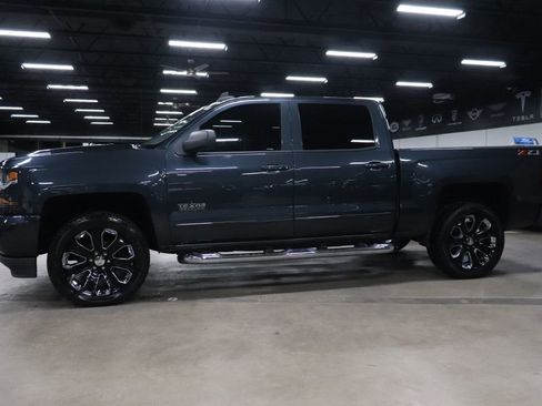 Used 2018 Chevrolet Silverado 1500 LT w/ Texas Edition image 2